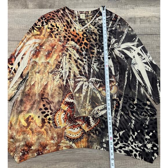 Jess & Jane Plus Size 2X Microfiber Tunic Studded Butterfly Cheetah AOP Boho Top - Picture 7 of 7